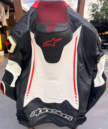 Macacão Alpinestars Atem 2 - Couro Original Tam 50 EU - R$ 2400,00