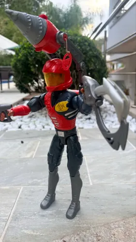 Boneco Max Steel Attack Drill