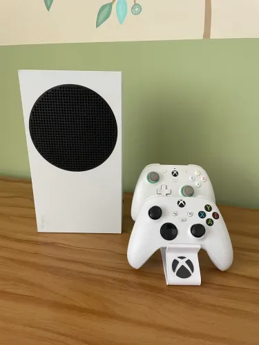 Xbox séries s + 2 controles 