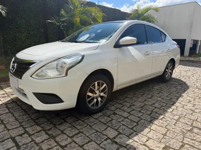 Nissan Versa SL 1.6 16V Flexstart 4P Mec. 2016