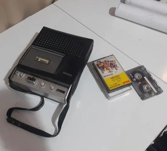 Toca fita antigo Philips holandês funcionando + capa couro