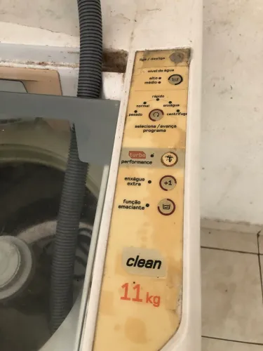 Vendo essas duas máquinas funciona todas duas , para retiradas de peças