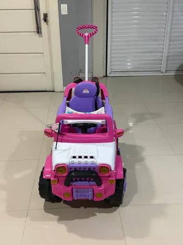 Carrinho de Passeio Infantil Jipe com Pedal - com Empurrador