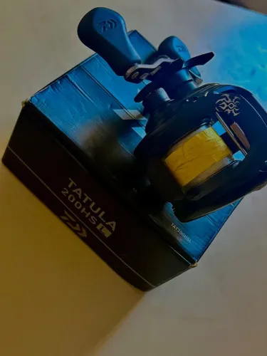 Carretilha DAIWA TATULA 200 HSL,tudo certinho com revisão,não é mais fabricada!!!