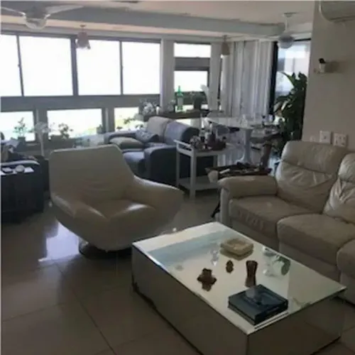 COBERTURA À VENDA NA BARRA DA TIJUCA COM 3 SUÍTES