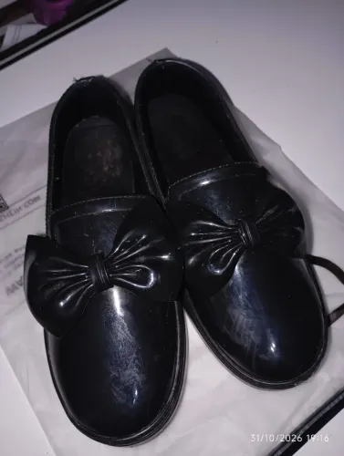 Sapato Feminino Vinil preto Petit Jolie