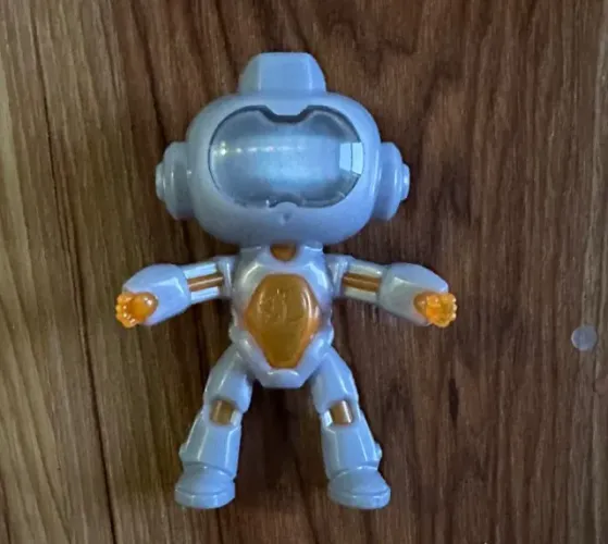 Robo de  brinquedo importado (Desapego)