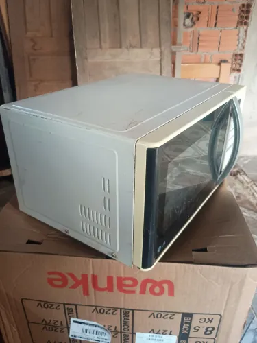 Vende-se microondas funcionando tudo