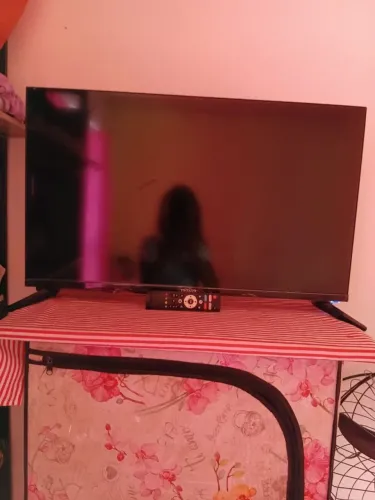 Tv 32 Pol sem defeito só seis meses de uso ..