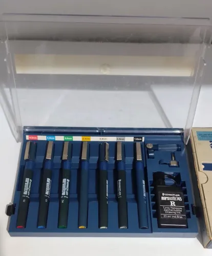 Estojo 7 canetas Nanquim Staedtler Marsmatic700 - NOVO ( nunca usado)