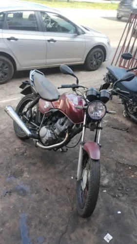 VENDO MOTO BOA PRA TRABALHO,
