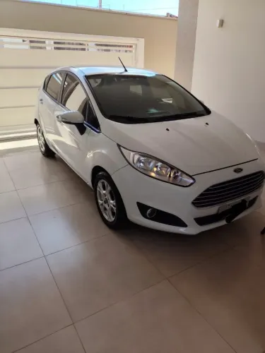 Ford Fiesta 1.6 16V Flex Aut. 5P 2014