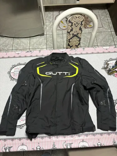 Jaqueta GUTTI