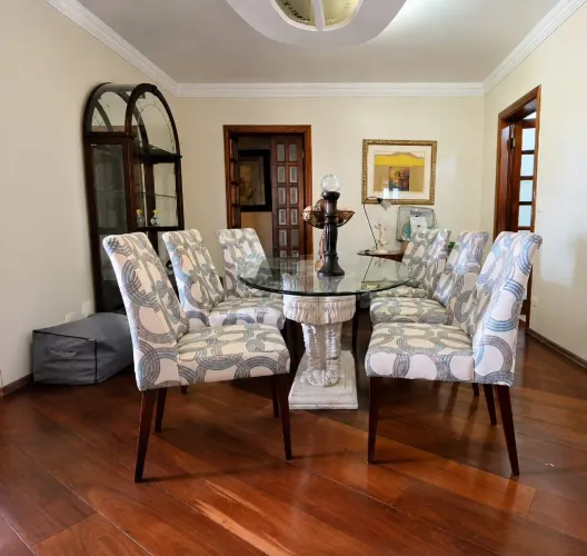 Mesa de Jantar com Tampo de Vidro + 6 Cadeiras Estofadas