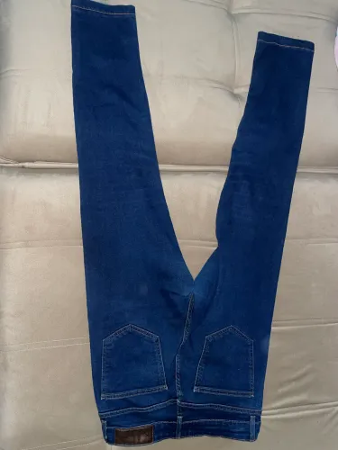 Calça skinny azul escuro 38 Hering 