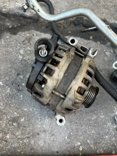 Alternador Linea 1.8 etorq ano 2012 R$ 700