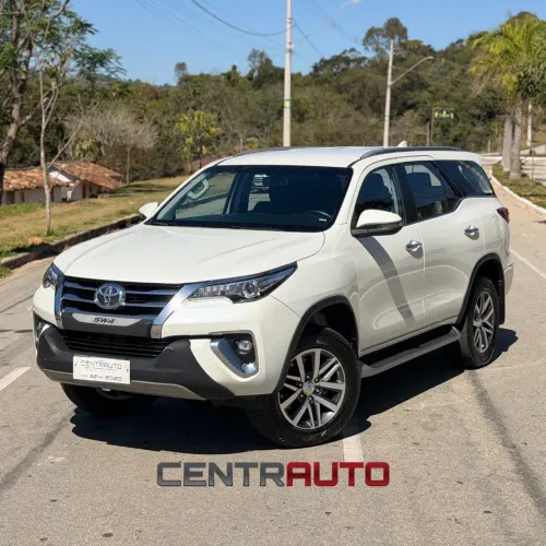 Toyota Hilux SW4 SRX 4X4 2.8 TDI 16V Dies. Aut. 2019