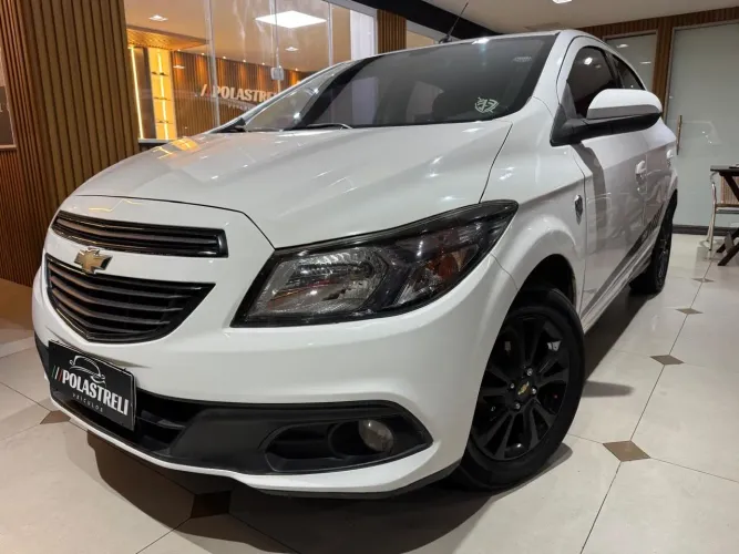 Chevrolet Onix Hatch Selecao 1.0 8V Flex Mec. 4P 2015