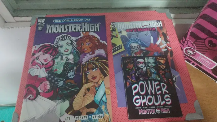 Monster High lote de HQs SDCC