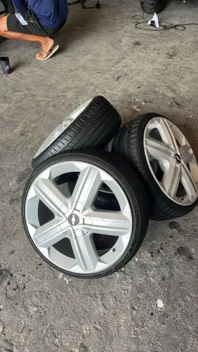 Rodas aro 17/ pneus 185/35