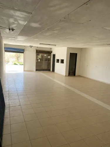 Alugo salas comerciais no residencial Itaipu 