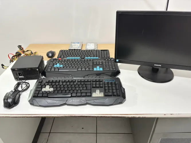 Monitor LCD 22, Fonte 500W, 2 teclados, 1 mouse, 1kit teclado + mouse sem fio, 2HD