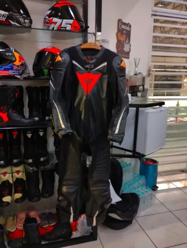Macacão Dainese 60 Eur Laguna seca D1 estado de novo