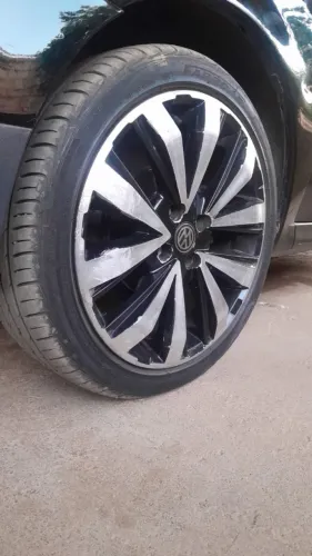 Vendo ou troco jogos de rodas com pneus aro 17 modelo amarok extreme
