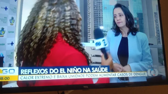Vendo uma tv , pouco tempo de uso