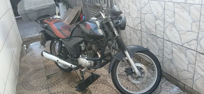 Moto Honda 125cc painel digital economica