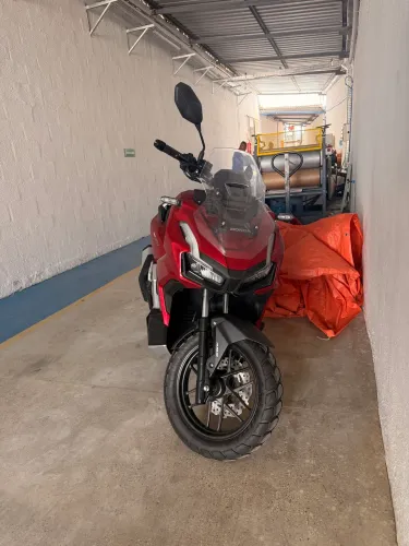 Honda adv 160 0 km