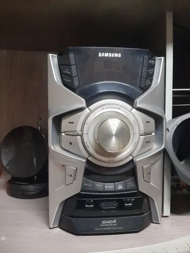 Som de loja em ótimo estado