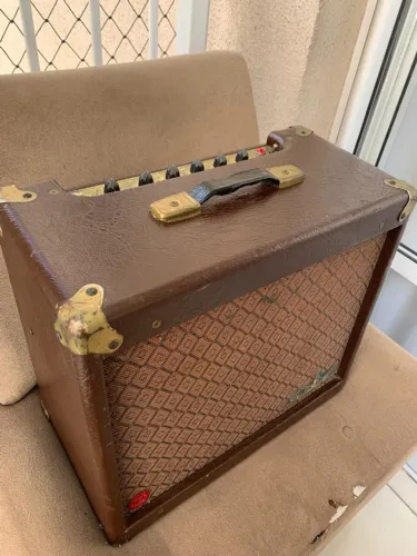 AMPLIFICADOR DE GUITARRA METEORO CLASSIC V8 VALVULADO (EM PERFEITO ESTADO E REVISADO)