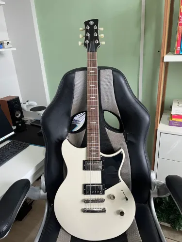 Guitarra Yamaha Revstar Standard RSS20