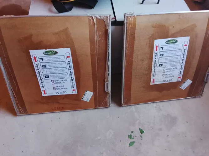 Vitro para banheiro 60x60 brilhante super novo na caixa 