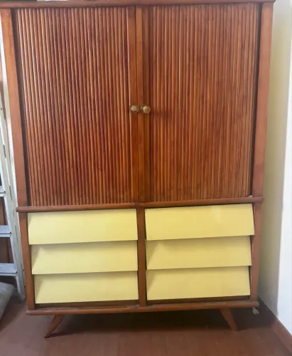 Armário/guarda roupa vintage de madeira