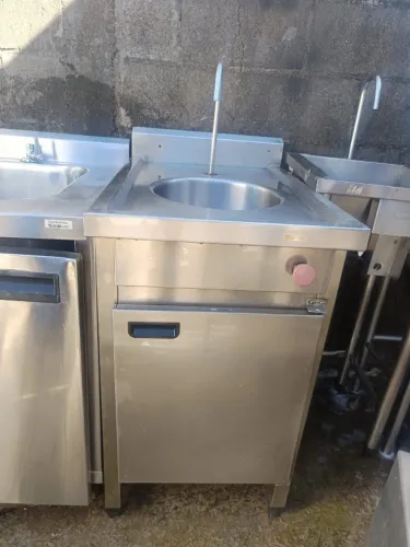 Pia com gabinete industrial INOX