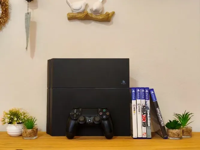 Sony Playstation 4 Fat 500 GB (excelente estado) + 1 Controle Dualshock 4 Preto + 3 Jogos