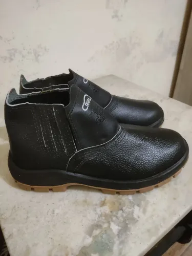 Botina bico de aço crival 41 nova