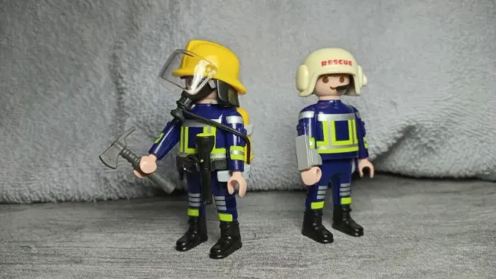 PLAYMOBIL BOMBEIROS - SALVAMENTO E PILOTO - COLECIONE.