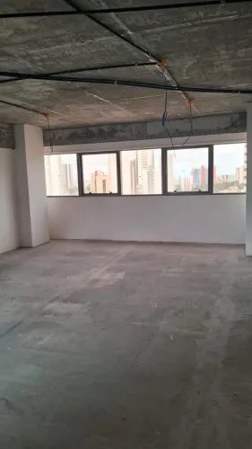 C vendo sala comercial com 47 m2 no Atlantis 