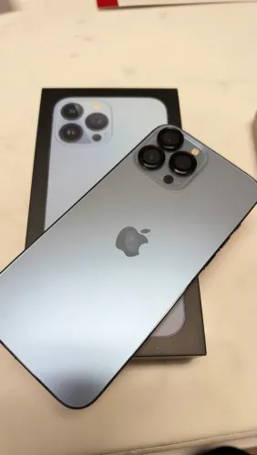 Vendo iPhone 13 Pro Max em ótimo estado de conservação, bateria 80%