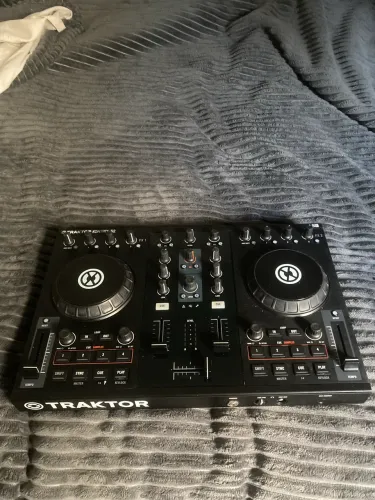 Controladora DJ Traktor S2