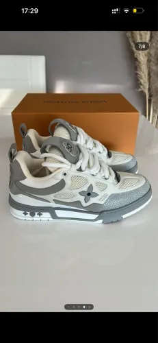 Tênis LV skate cinza tamanho 41 batch 1:1
