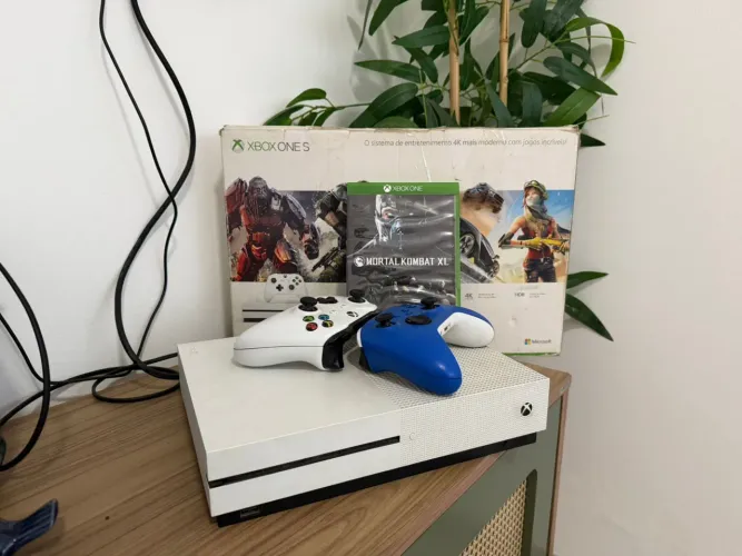 VENDO XBOX ONE S E UMA TV 55 SAMSUNG