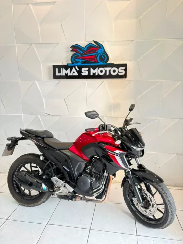 VENDO OU TROCO YAMAHA FAZER 250 2024 ( LIMAS MOTOS)