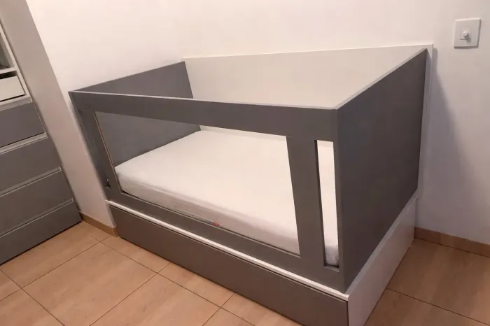 Berço MDF Cinza e Branco