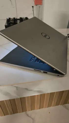 Dell Inspiron 15 - 7560