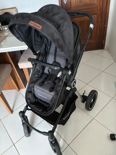 Vende-se carrinho de bebê 3 em 1