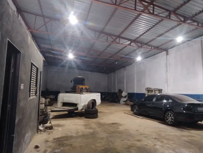 Barracão de esquina